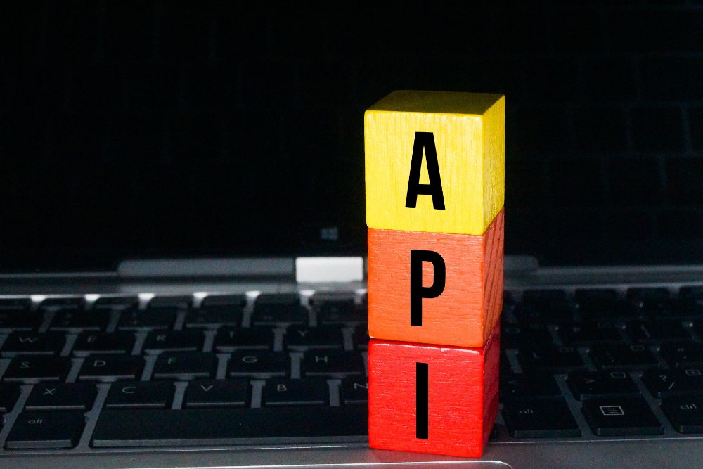 API: Qué es y para qué se utiliza. Ejemplos y Ventajas